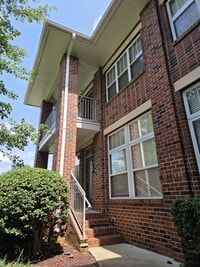 Building Photo - 534 Oakland Ave