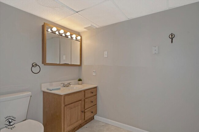 Building Photo - 30W181 Foxboro Ct
