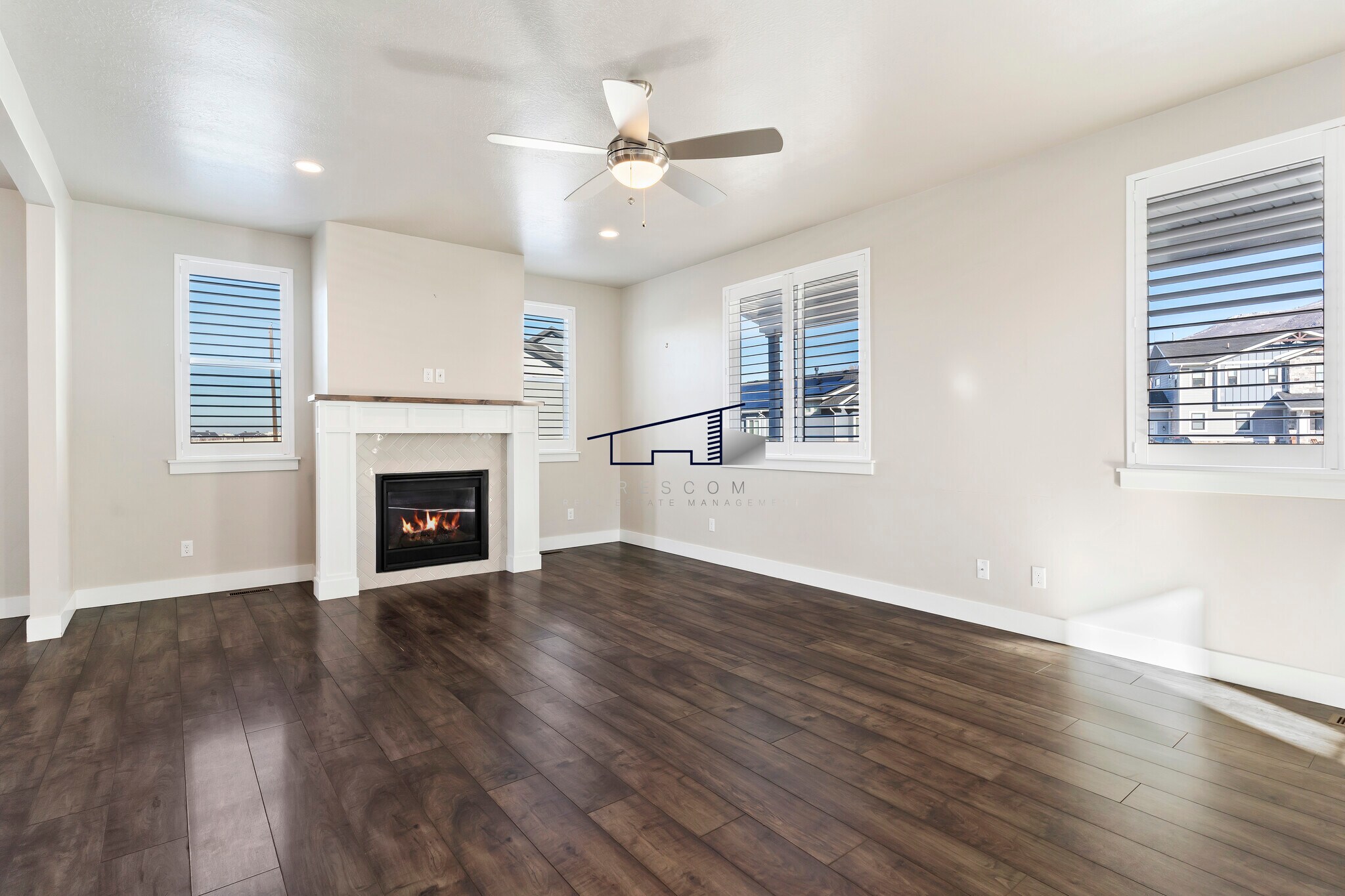 Building Photo - 369 W Clark Cir