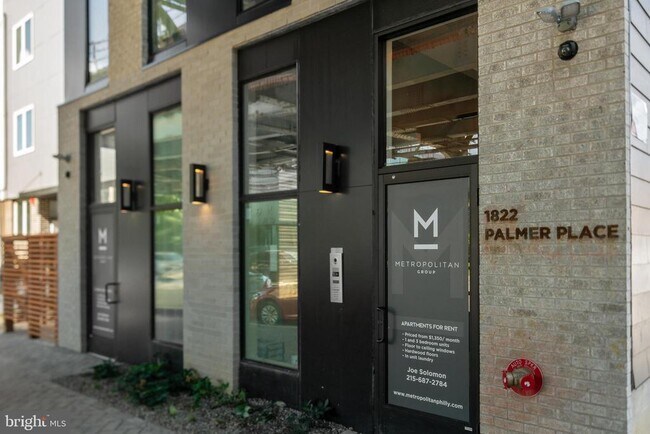 Building Photo - 1822 N Front St