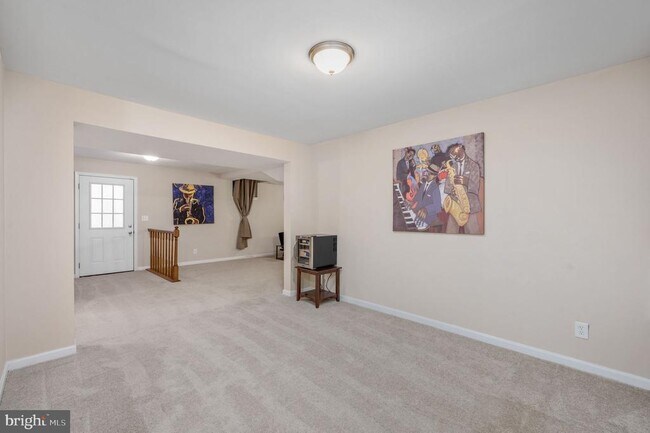 Building Photo - 15 Owen St