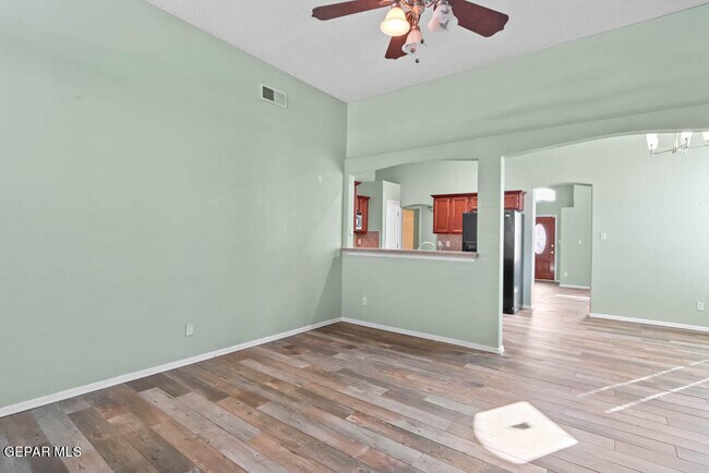 Building Photo - 12733 Tierra Salas Dr