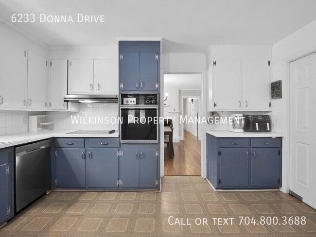 Building Photo - 6233 Donna Dr