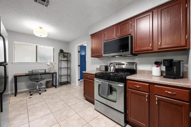 Building Photo - 8406 Copano Dr