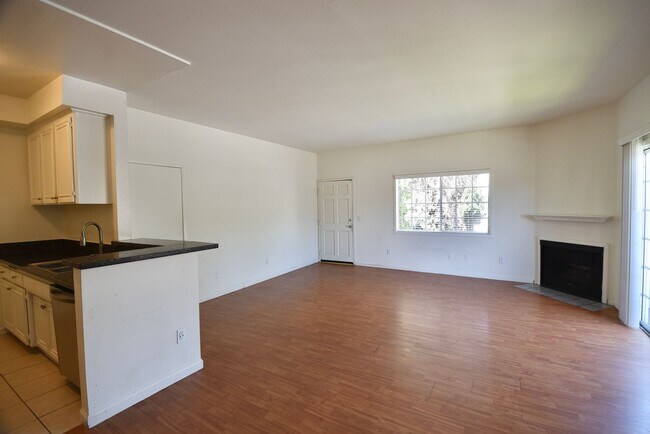 Building Photo - 11434 Moorpark St