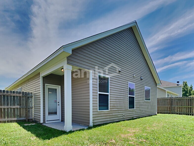 Building Photo - 109 Orleans Ct