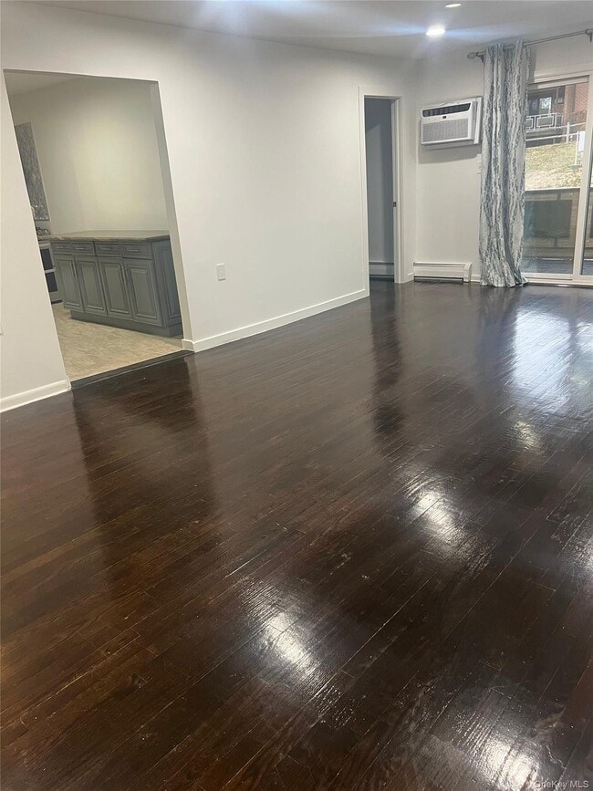 Building Photo - 8 Brevoort Dr