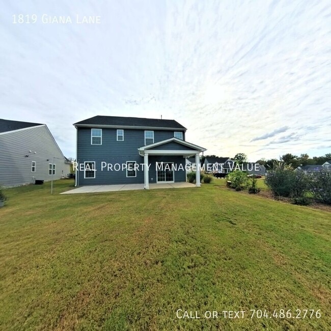 Building Photo - 1819 Giana Ln