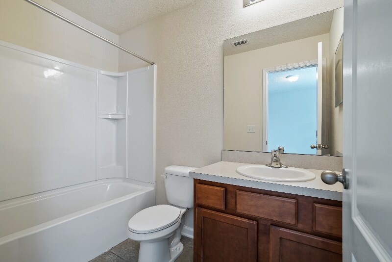 Building Photo - 727 Servia Dr