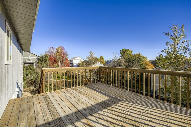 Building Photo - 4154 La Junta Dr