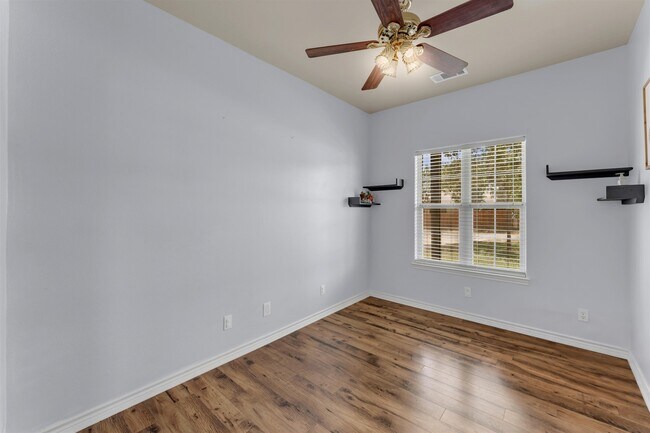 Building Photo - 145 Chaumont St