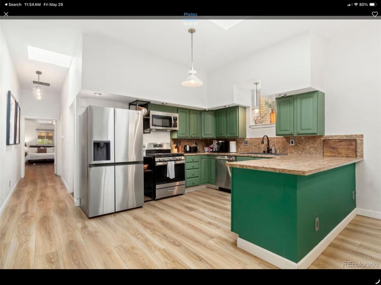 stainless steel appliances - 2421 Tremont Pl