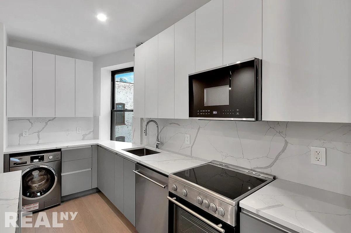 Building Photo - 19 Wyckoff St