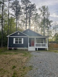 Building Photo - Cozy Home in Colonial Beach!