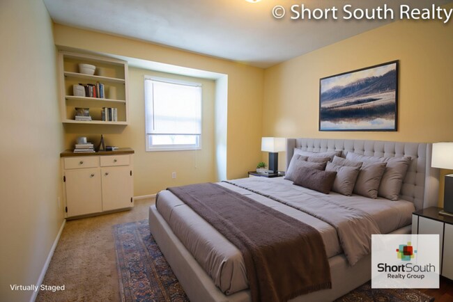 Building Photo - Rockford 4 bed 2.5 bath single family home.