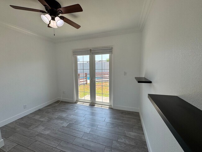 Building Photo - Beautiful 3Bd/2Ba Home With Pool Located I...