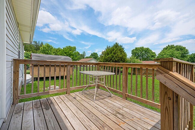 Building Photo - 3415 Oak Lawn Dr