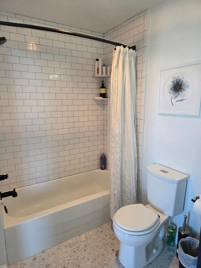 Building Photo - 511 N Broad St