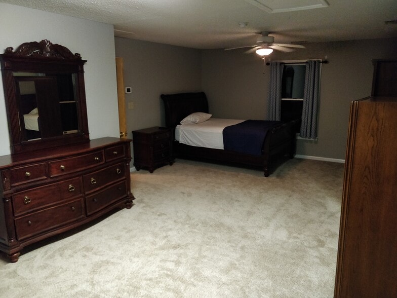 Extra Large Bedroom - 2320 Carson Drive