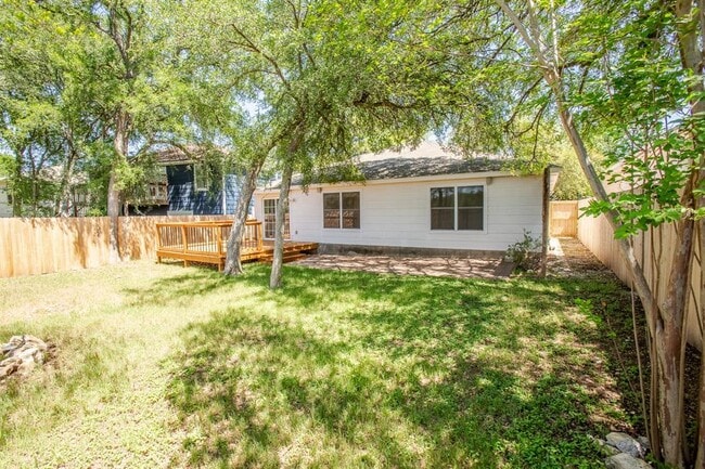 Building Photo - 2204 Coats Cir