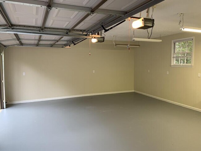 Building Photo - 1040 Carol Dr