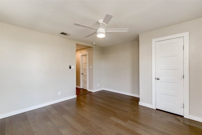 Building Photo - 4702 Bandera Rd