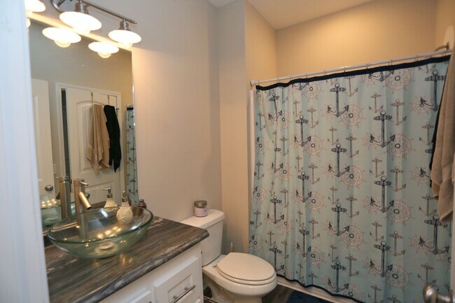 Building Photo - 1 Bedroom at Langley Pond