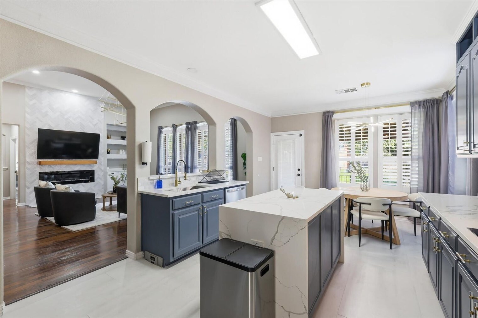 Building Photo - 4843 Golfside Dr