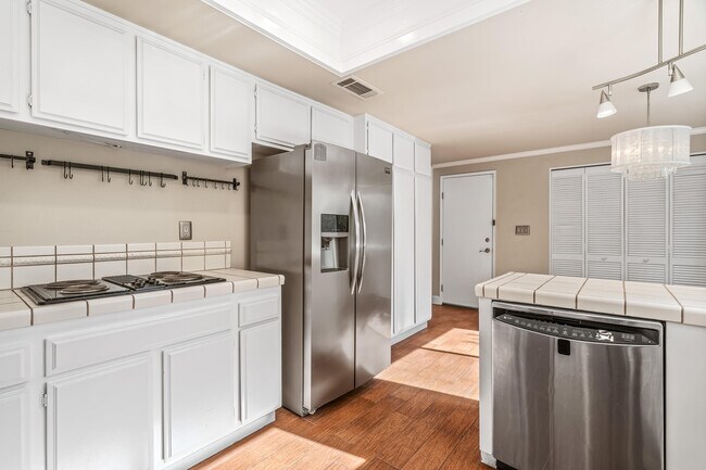 Building Photo - 37 Santo Domingo Dr