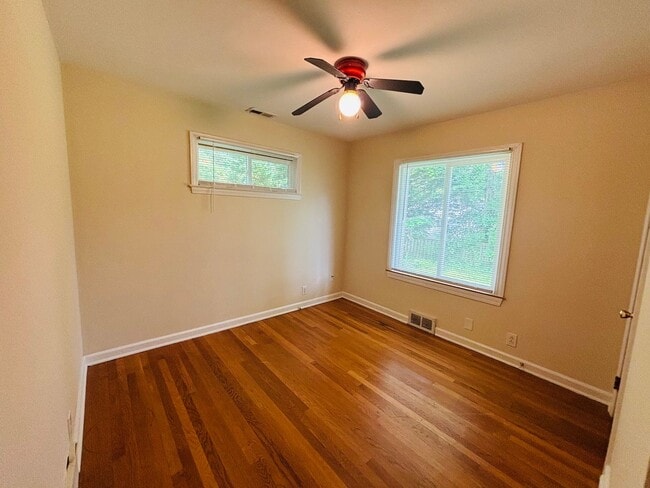 Building Photo - 709 Barringer Dr