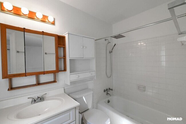 Building Photo - Charming 3BR House in Charlotte