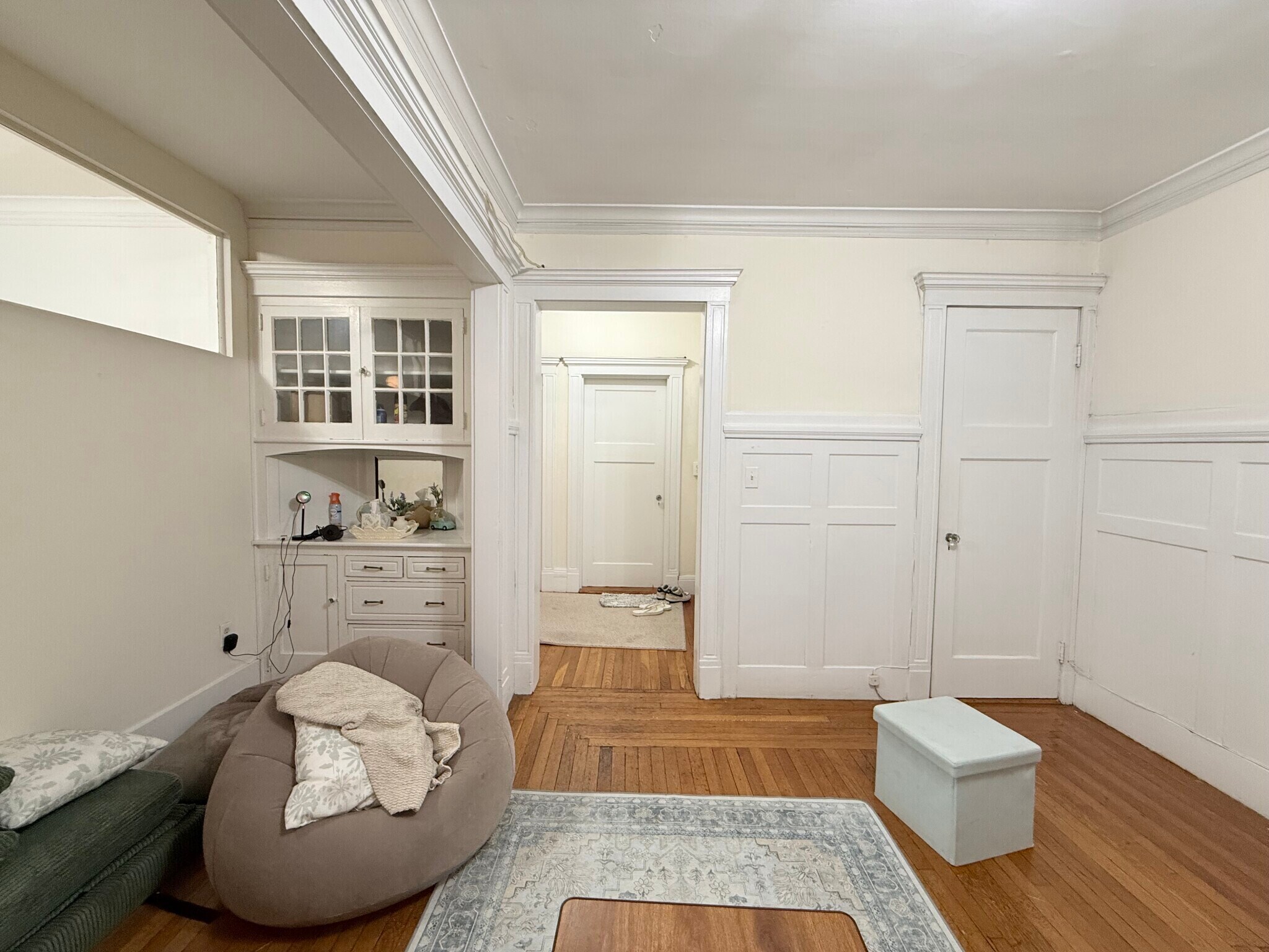 Building Photo - 452 Park Dr