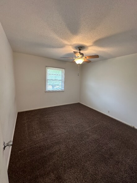 Building Photo - 1002 Johnstown Ave