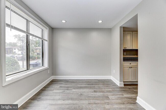 Building Photo - 6559 Frietchie Row