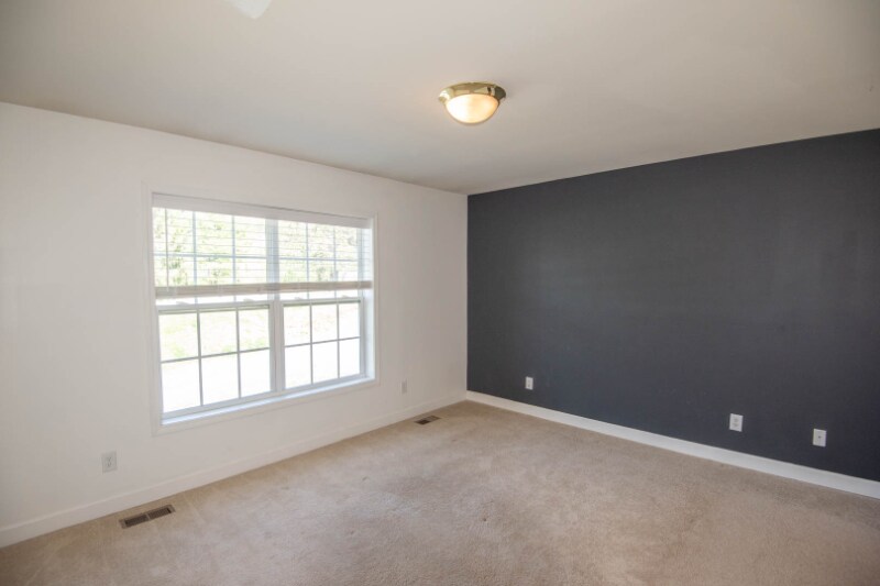 Building Photo - 249 Noahs Rd