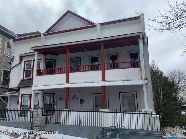 Building Photo - 636 Beech St