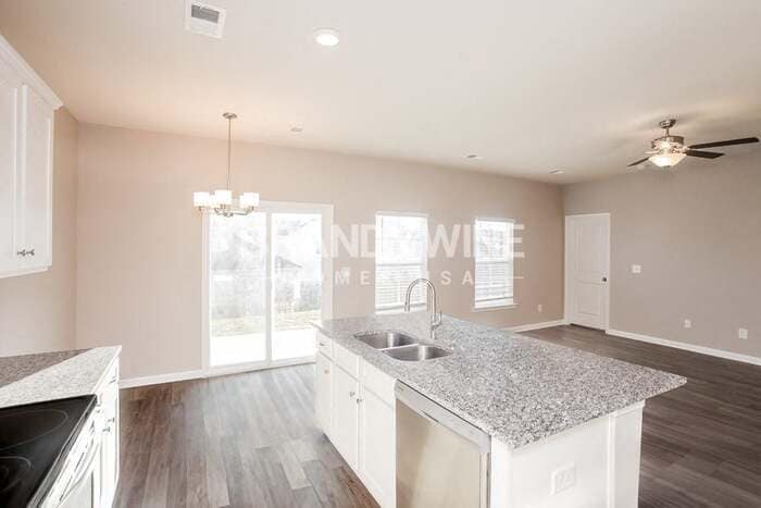 Building Photo - 327 Redmoss Dr