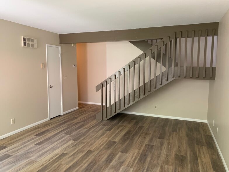 Building Photo - 181 N Kellogg Ave