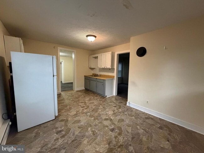 Building Photo - 406 S Cameron St