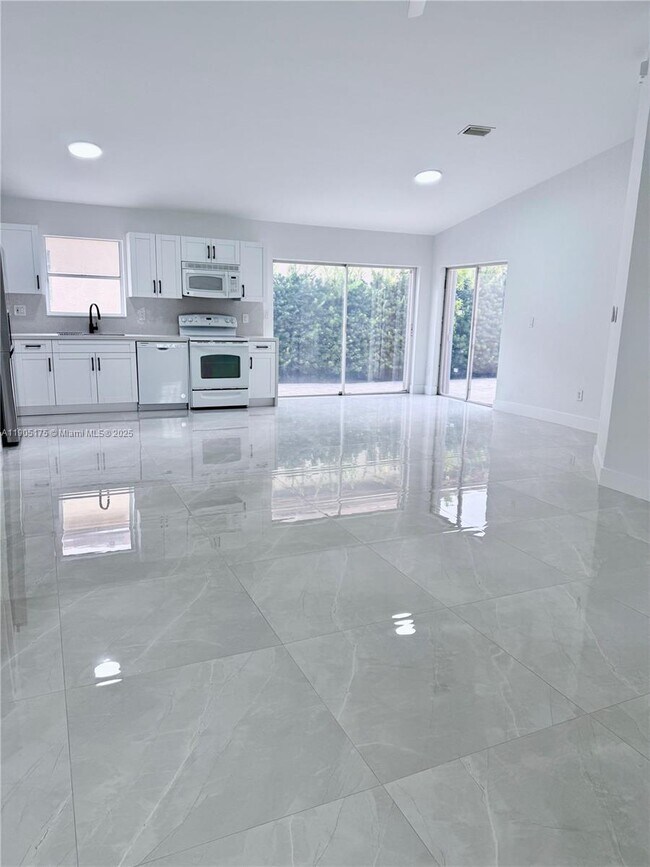 Building Photo - 9970 NW 32nd St