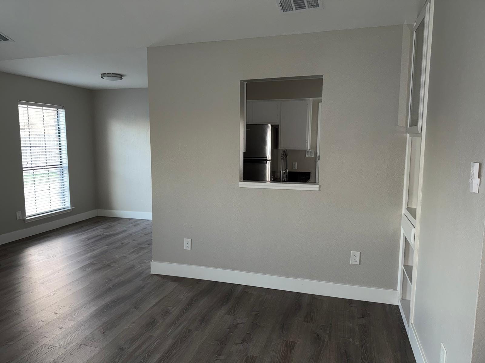 Building Photo - 211 Shrum Ct