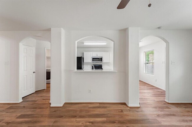 Building Photo - 446 Laurel Sage Dr
