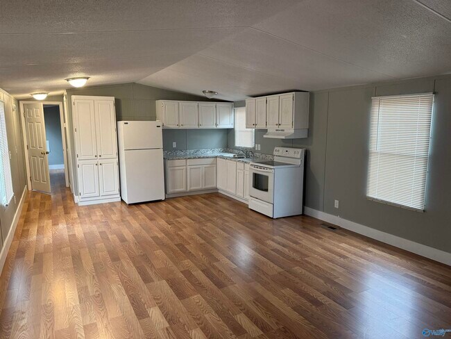 Building Photo - 170 Old Poplar School Rd