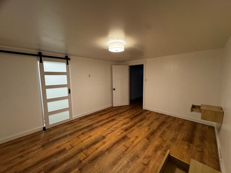 Building Photo - 2333 Hanover Dr