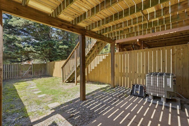 Building Photo - 1322 Hazel Nut Ct