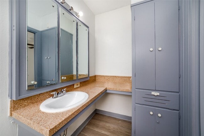 Building Photo - 1309 Jefferson St