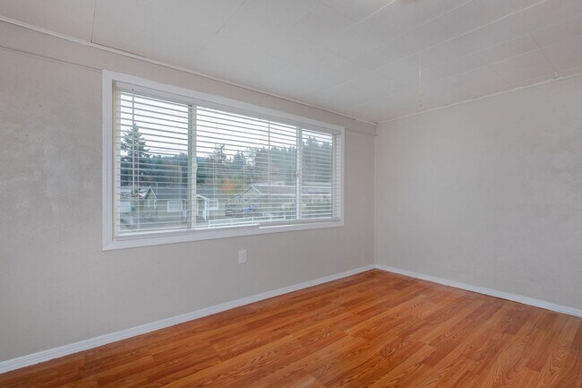 Building Photo - 9041-9049 NE Sandy Blvd