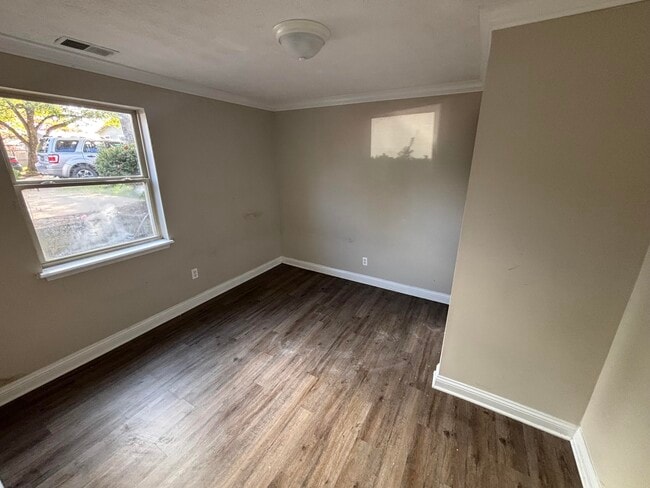 Building Photo - 575 El Paseo Pl