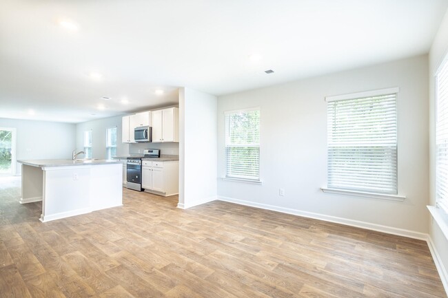 Dining Area - 200 Cozy Brook Ct