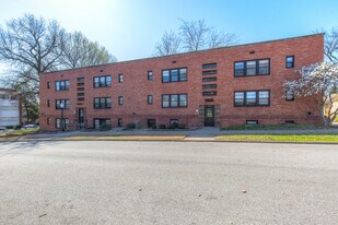 Building Photo - 1524 E 17th St